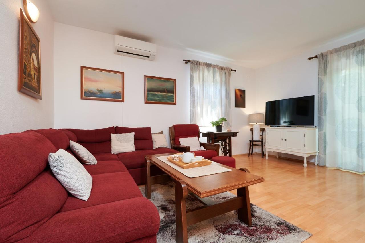 Guesthouse Aria Trogir Eksteriør bilde