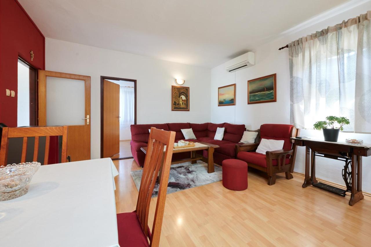 Guesthouse Aria Trogir Eksteriør bilde