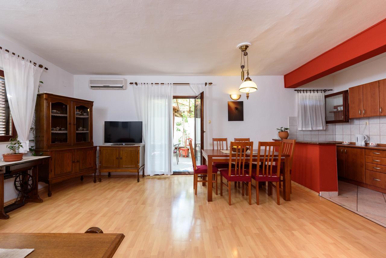 Guesthouse Aria Trogir Eksteriør bilde
